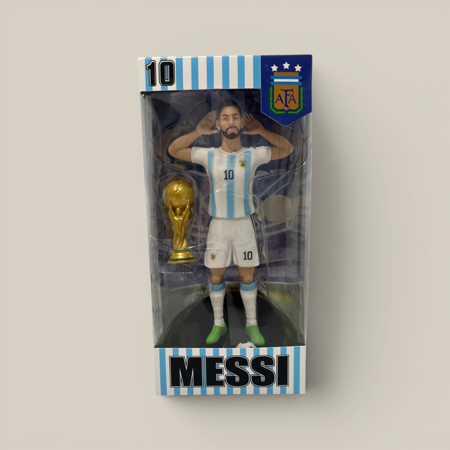 Figura de Messi pose riquelme c/copa
