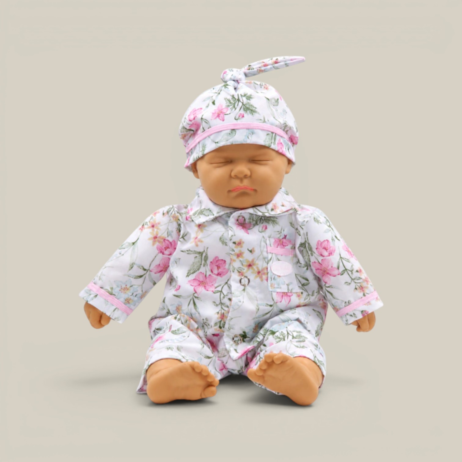 Bebote Paul c/pijama c/gorro y ojos cerrados