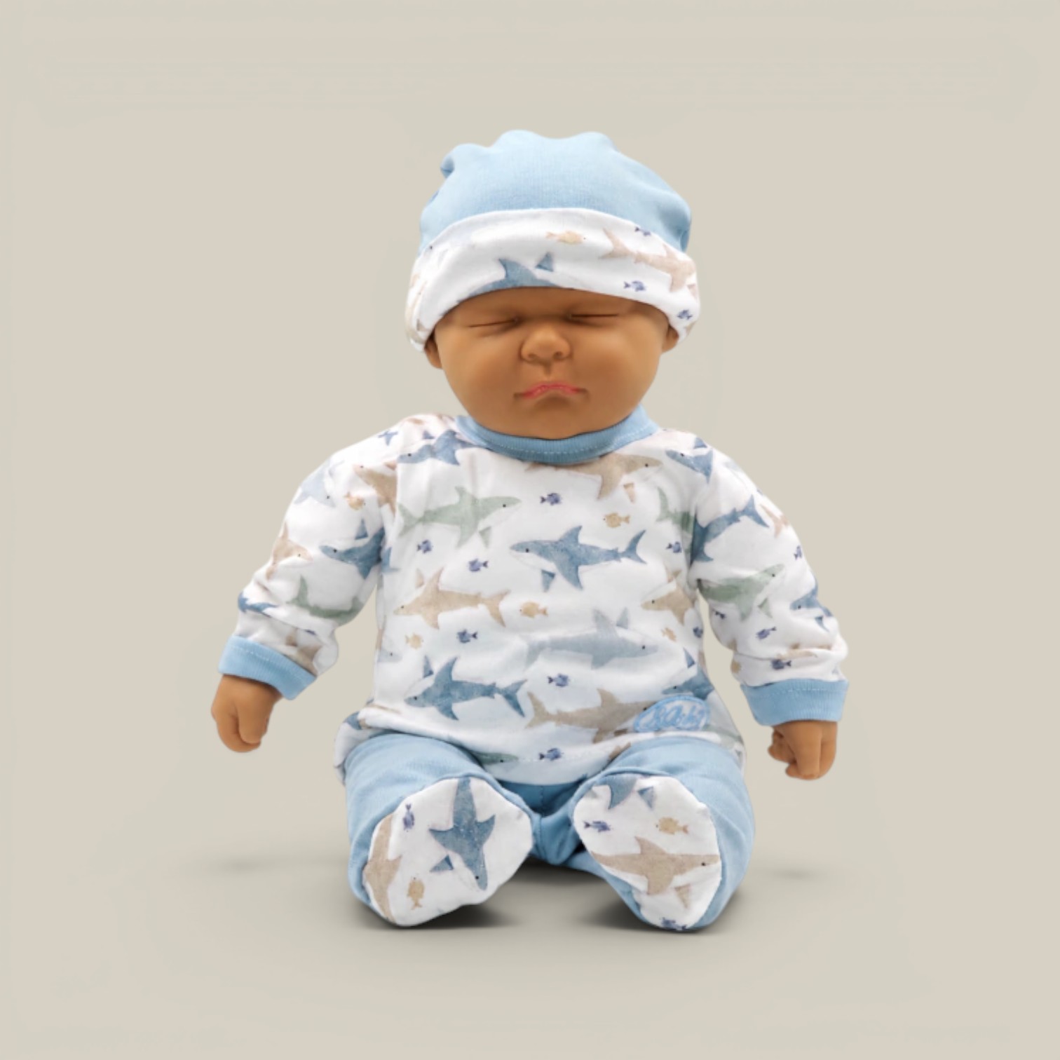 Bebote Bruno c/ranita, remera y gorro, ojos cerrados